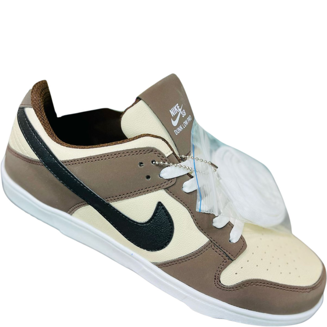 Nike Mens Sb Dunk Low Laser Sneaker